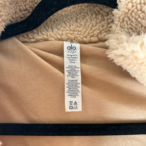 ALO Yoga Foxy Sherpa Jacket - Picture 4 of 12
